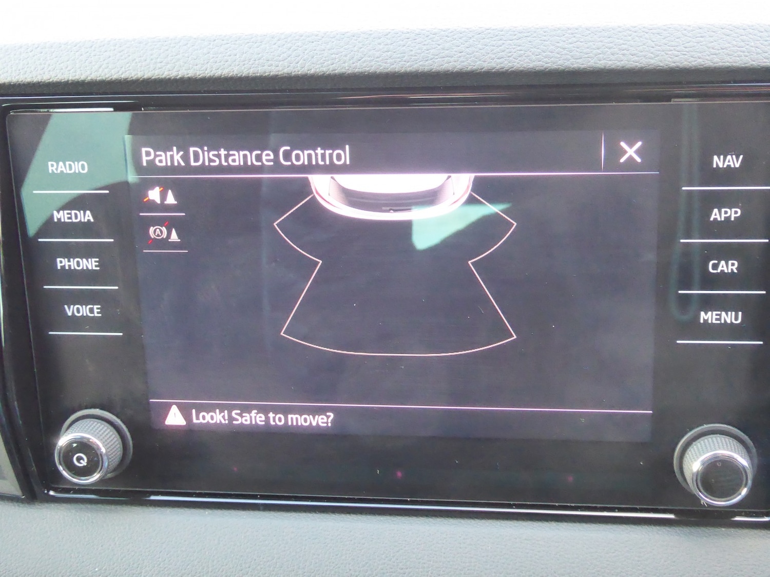 Used Skoda Karoq 2024 for sale - 76430878: Photo 15