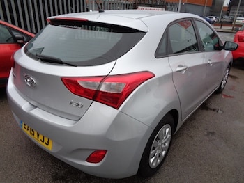 Used Hyundai i30 2015 for sale - 76588995: Photo