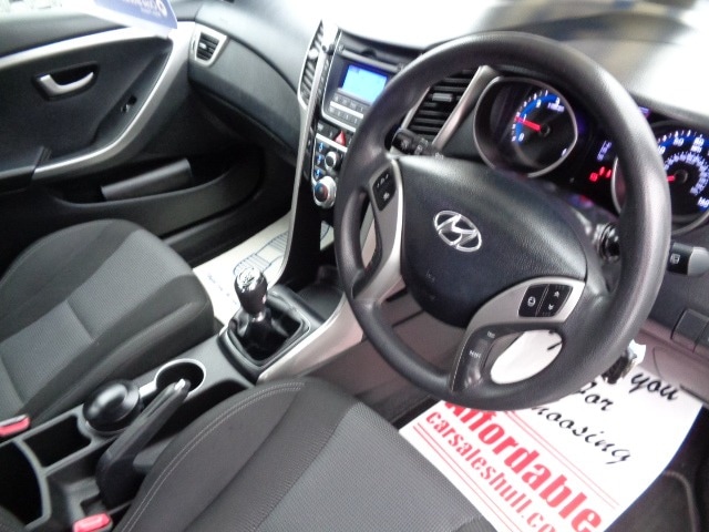 Used Hyundai i30 2015 for sale - 76588995: Photo 6