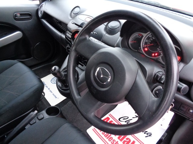 Used Mazda Mazda2 2014 for sale - 77989380: Photo 6
