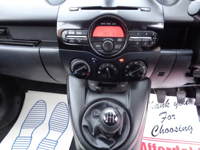 Used Mazda Mazda2 2014 for sale - 77989380: Photo 8