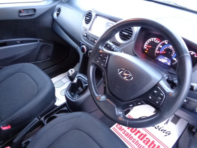 Used Hyundai i10 2018 for sale - 76097096: Photo 6