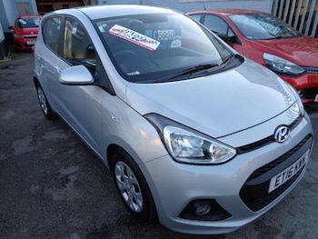 Used Hyundai i10 2016 for sale - 76757474: Photo