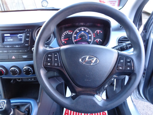 Used Hyundai i10 2016 for sale - 76757474: Photo 7