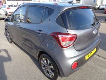 Used Hyundai i10 2019 for sale - 74761001: Photo