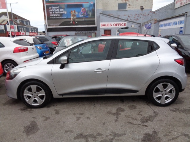 Used Renault Clio 2013 for sale - 76482698: Photo 17