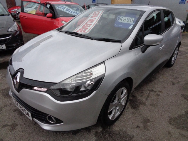 Used Renault Clio 2013 for sale - 76482698: Photo 2