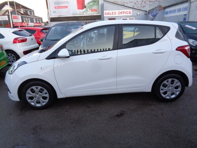 Used Hyundai i10 2017 for sale - 76739172: Photo 17