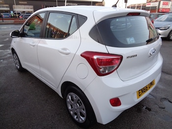 Used Hyundai i10 2017 for sale - 76739172: Photo