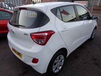 Used Hyundai i10 2017 for sale - 76739172: Photo