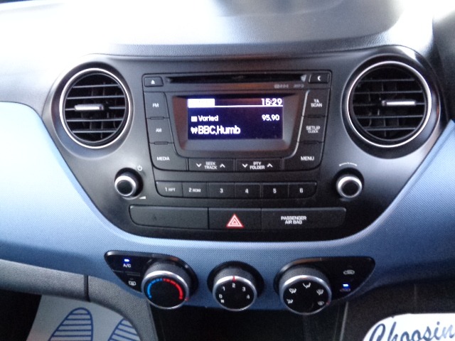 Used Hyundai i10 2017 for sale - 76739172: Photo 8