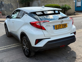 Used Toyota C-HR 2017 for sale - 79255563: Photo