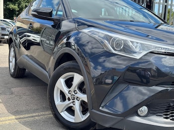 Used Toyota C-HR 2017 for sale - 79279626: Photo