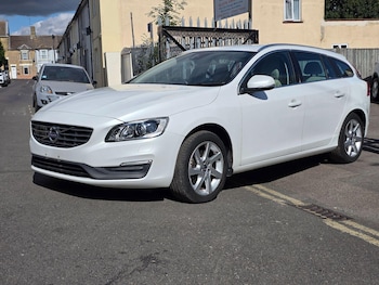 Used Volvo V60 2015 for sale - 79255666: Photo