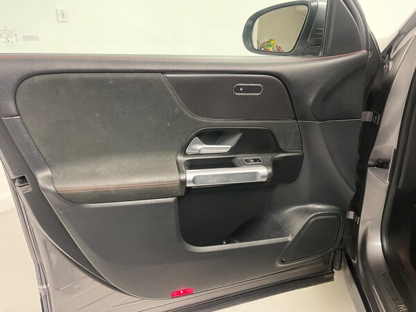 Used Mercedes-Benz GLB 2021 for sale - 75682248: Photo 12