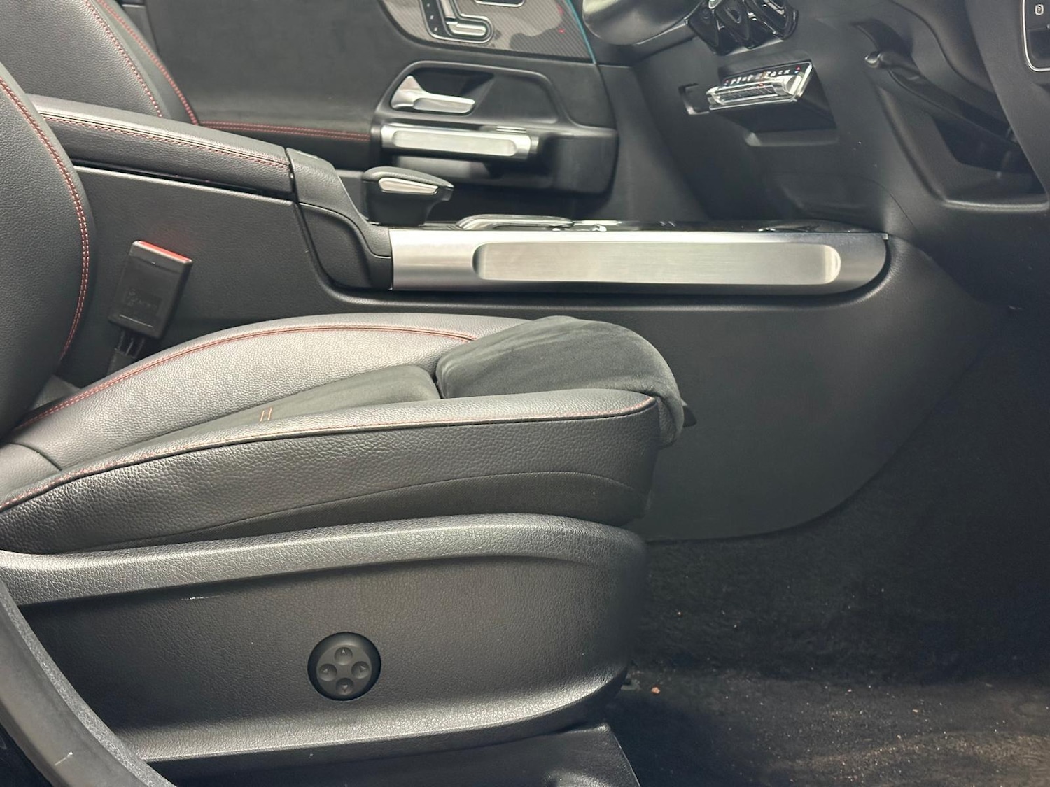 Used Mercedes-Benz GLB 2023 for sale - 77330958: Photo 12