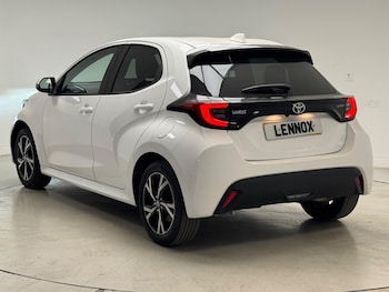 Used Toyota Yaris 2024 for sale - 79324375: Photo