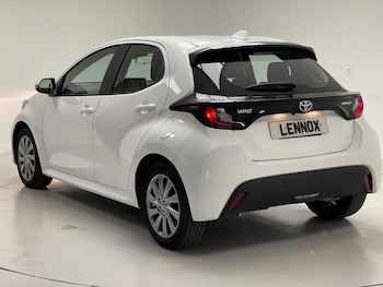 Used Toyota Yaris 2023 for sale - 76976606: Photo