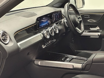 Used Mercedes-Benz GLB 2024 for sale - 76072561: Photo