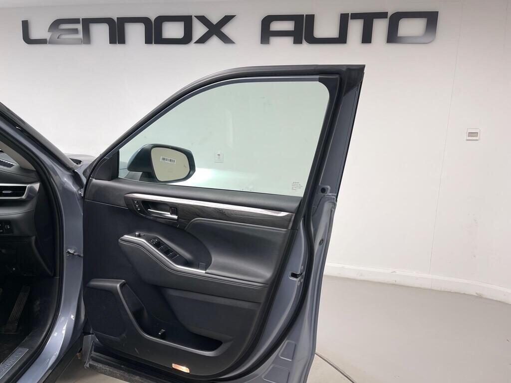 Used Toyota Highlander 2023 for sale - 78086706: Photo 30