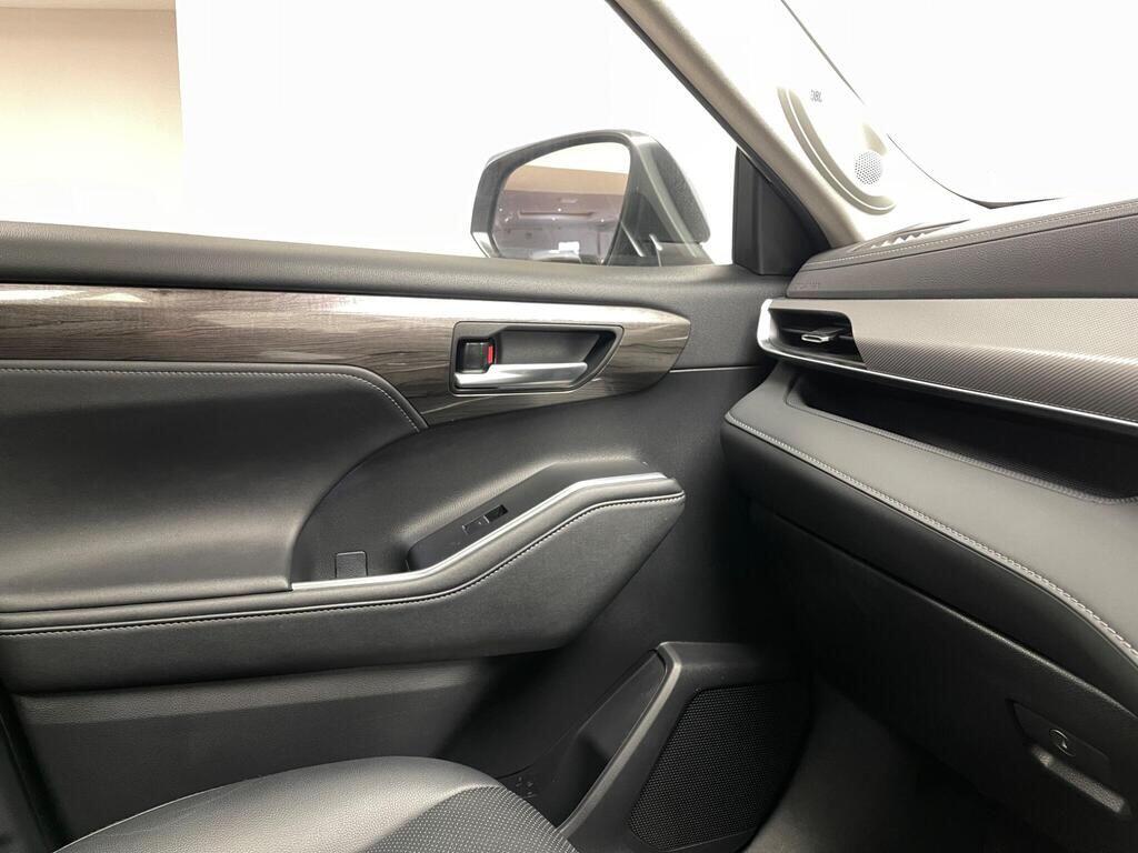 Used Toyota Highlander 2023 for sale - 78086706: Photo 8
