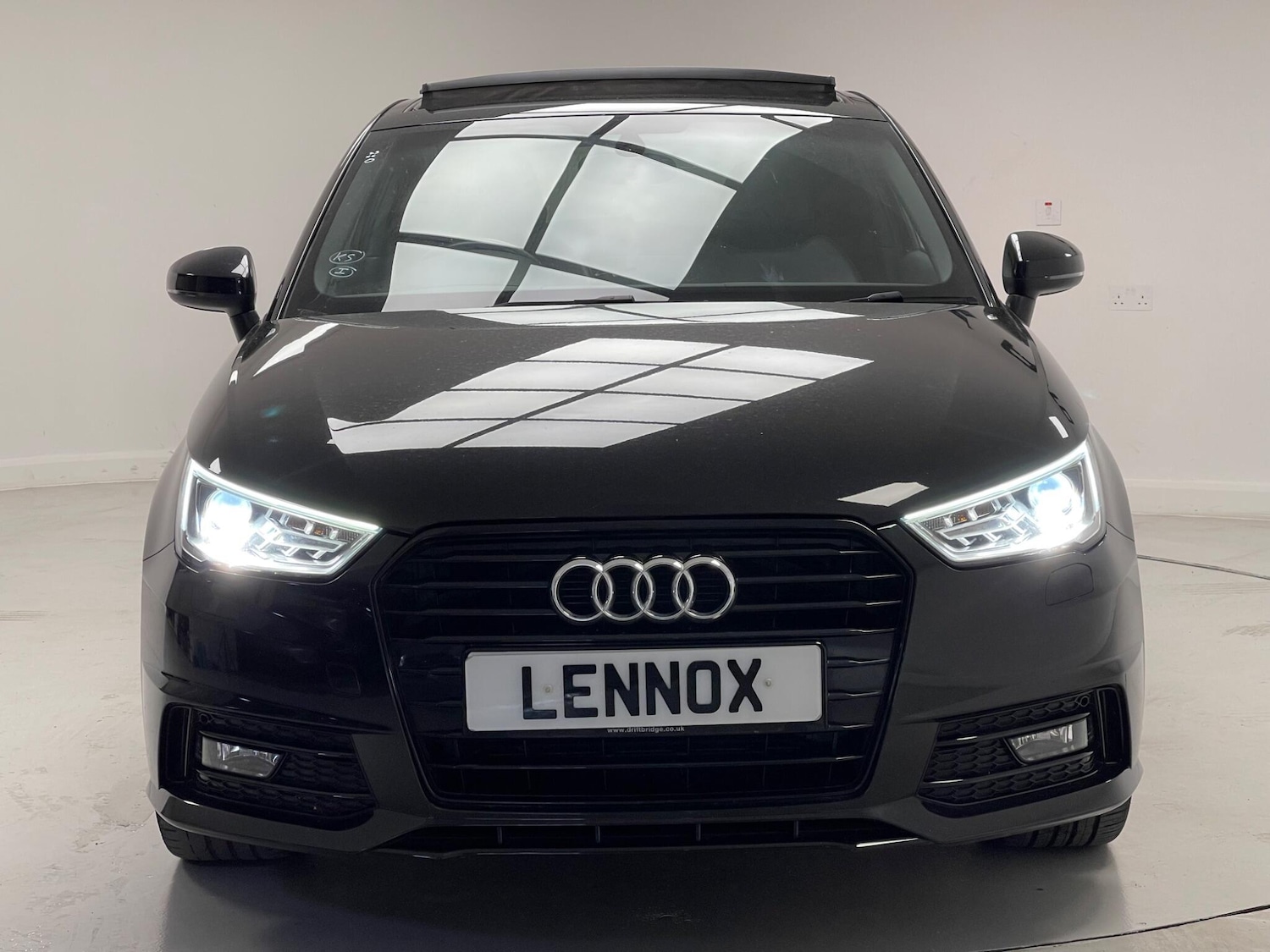 Used Audi A1 2018 for sale - 76031768: Photo 2