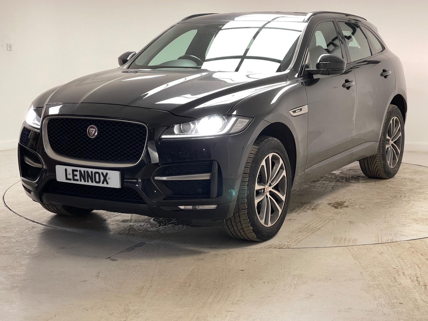 Used Jaguar F-Pace 2016 for sale - 77537272: Photo 3
