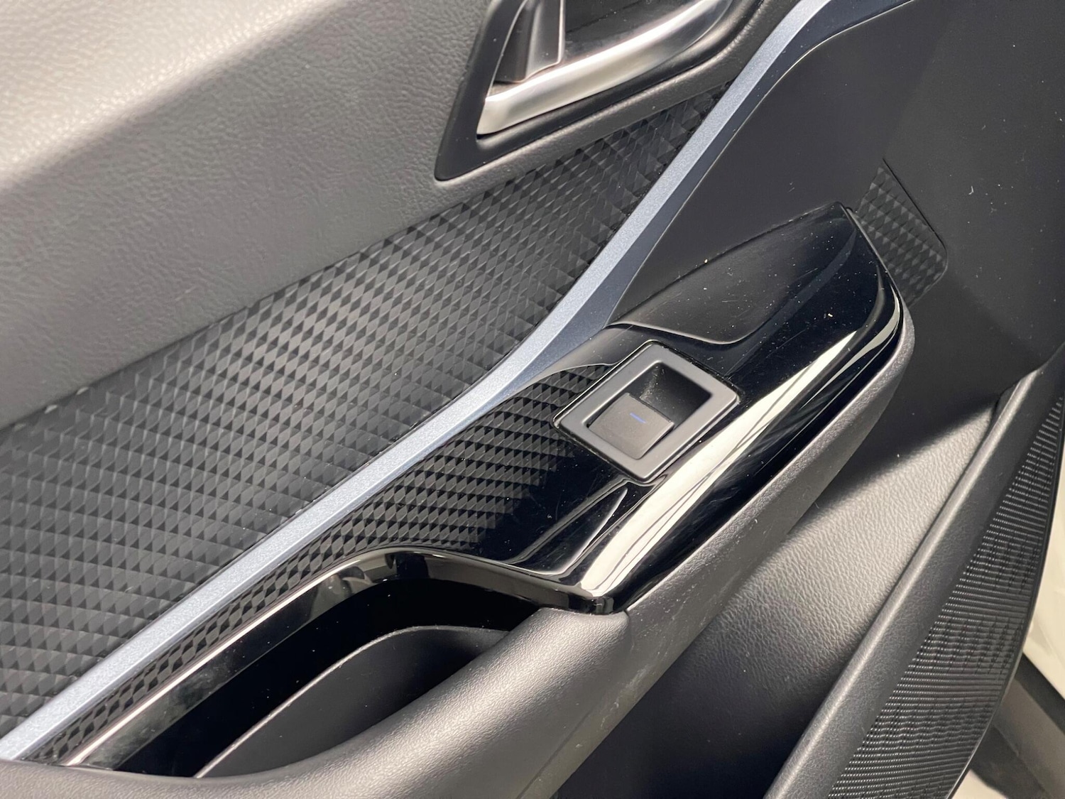 Used Toyota C-HR 2022 for sale - 76072865: Photo 22