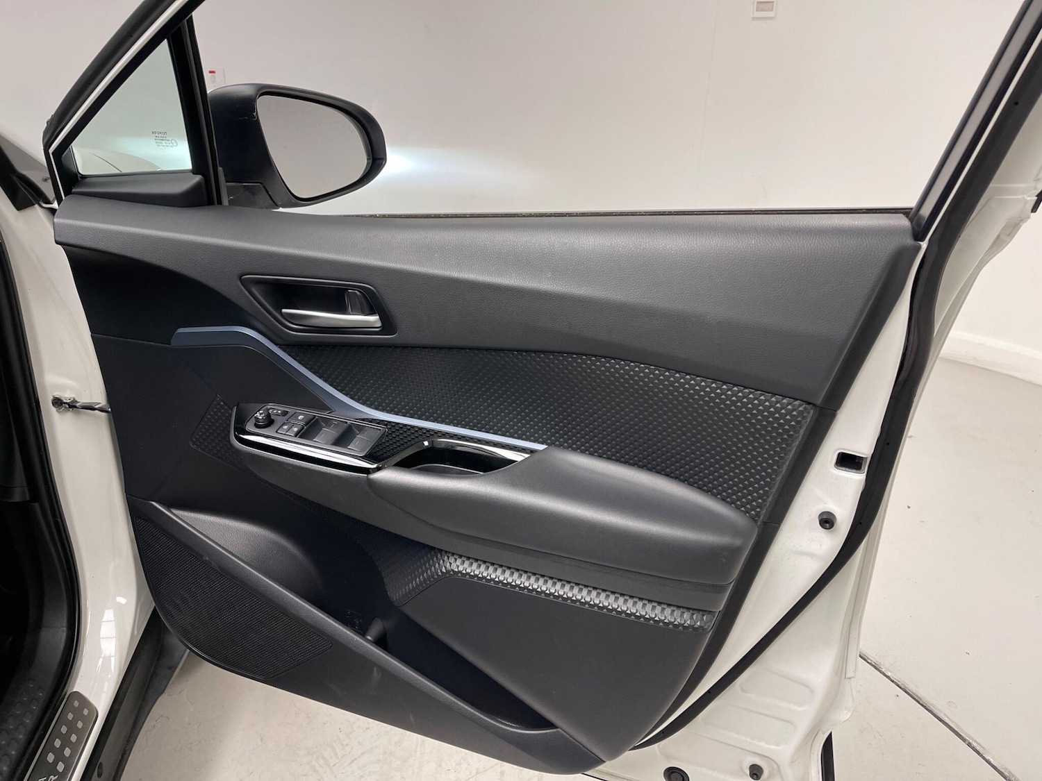 Used Toyota C-HR 2022 for sale - 76072865: Photo 23