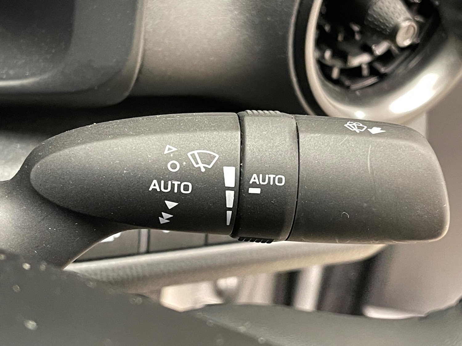 Used Toyota C-HR 2024 for sale - 77537928: Photo 17