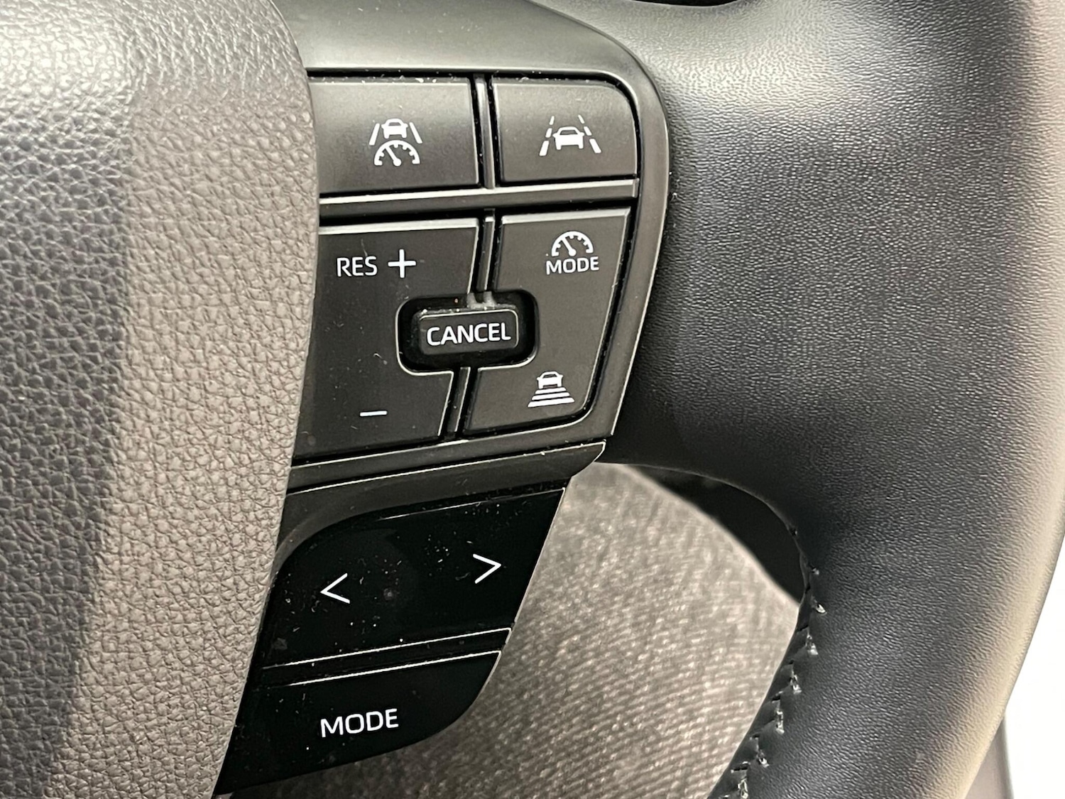 Used Toyota C-HR 2024 for sale - 77537928: Photo 19