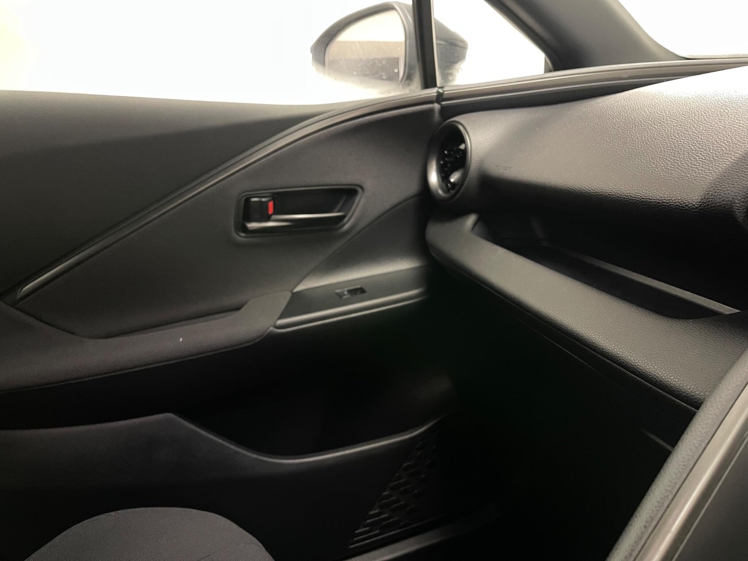 Used Toyota C-HR 2024 for sale - 77537928: Photo 35