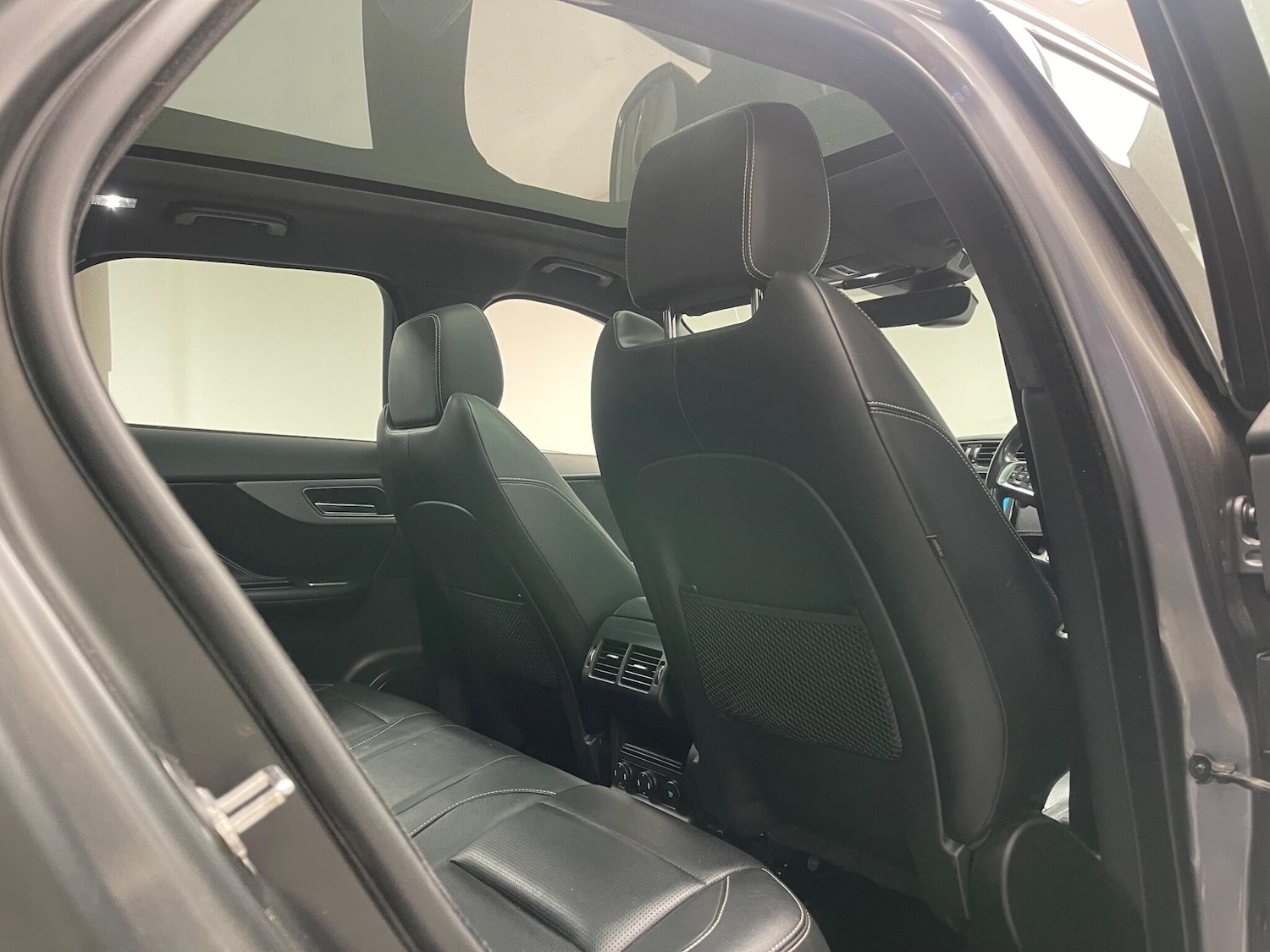 Used Jaguar F-Pace 2020 for sale - 76337537: Photo 14