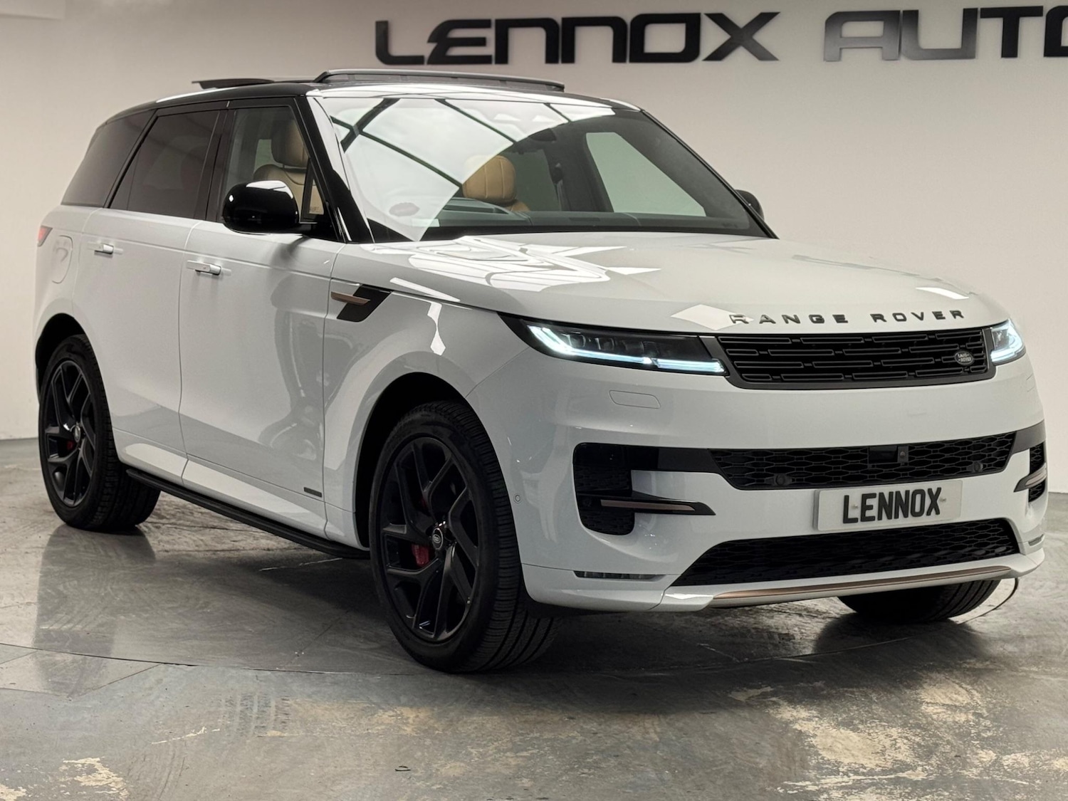 Used Land Rover Range Rover Sport 2024 for sale - 76456982: Photo 5