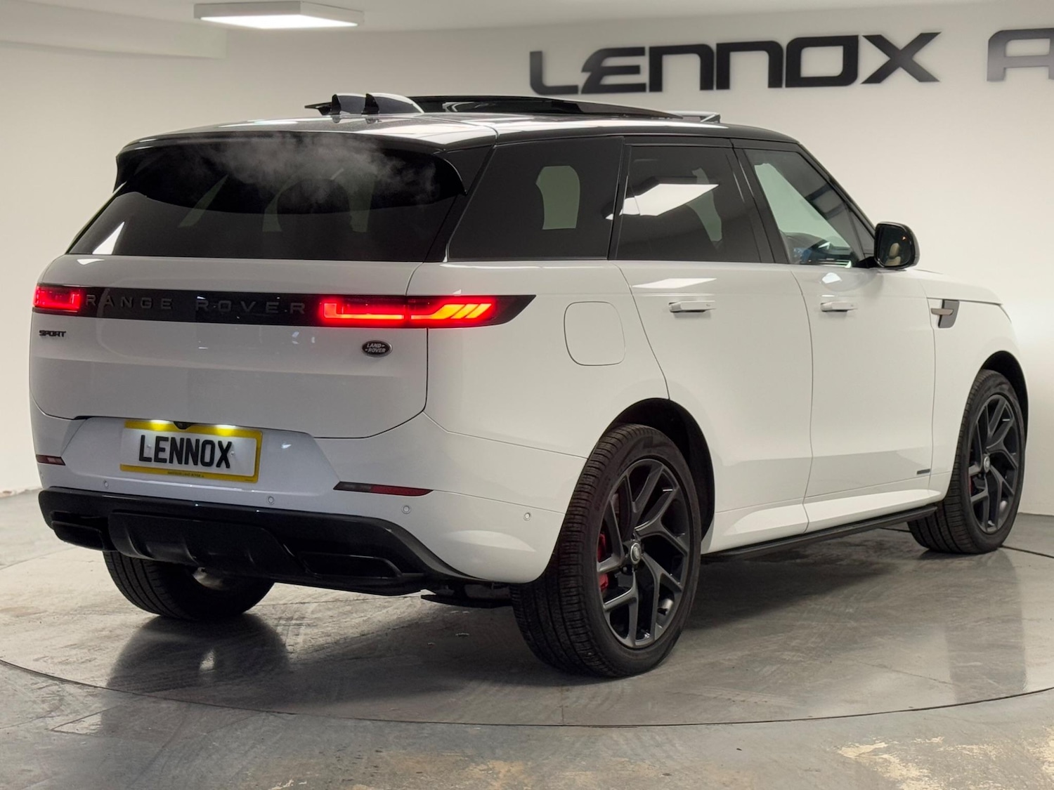 Used Land Rover Range Rover Sport 2024 for sale - 76456982: Photo 8