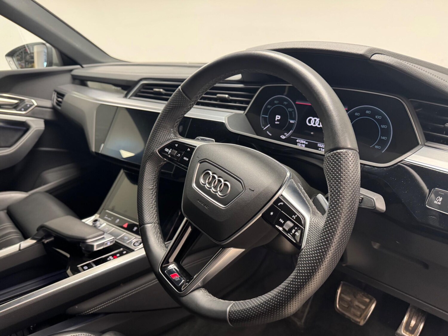 Used Audi Q8 2024 for sale - 78072946: Photo 10