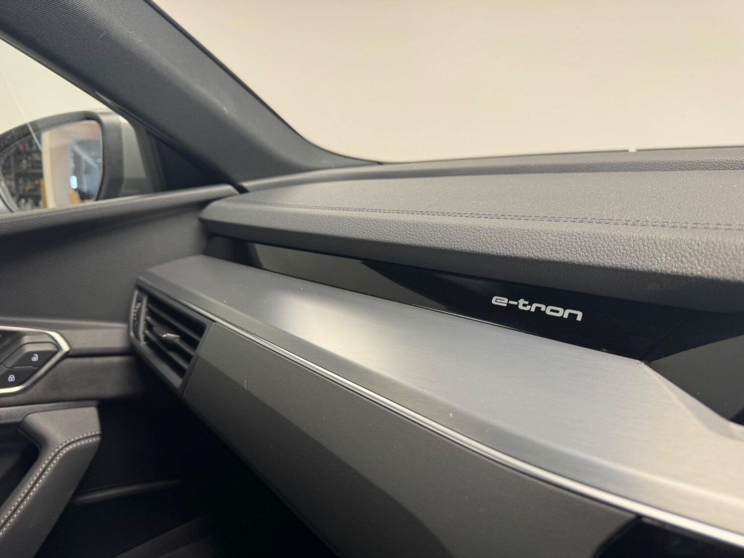 Used Audi Q8 2024 for sale - 78072946: Photo 12