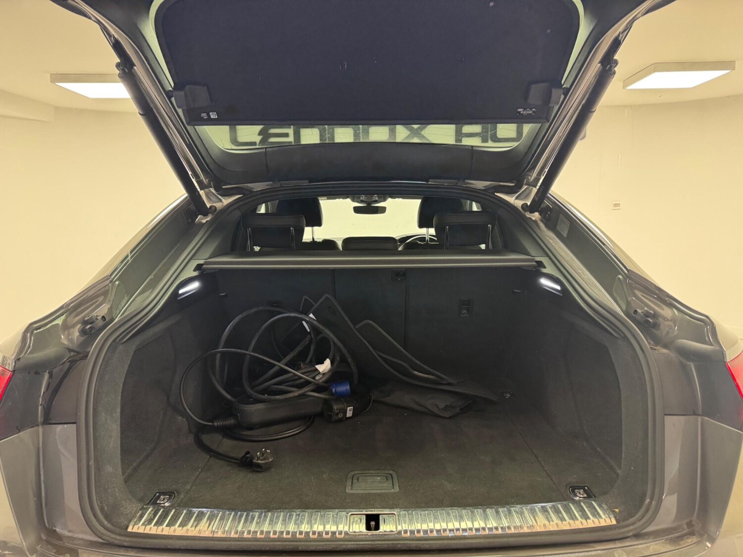 Used Audi Q8 2024 for sale - 78072946: Photo 32