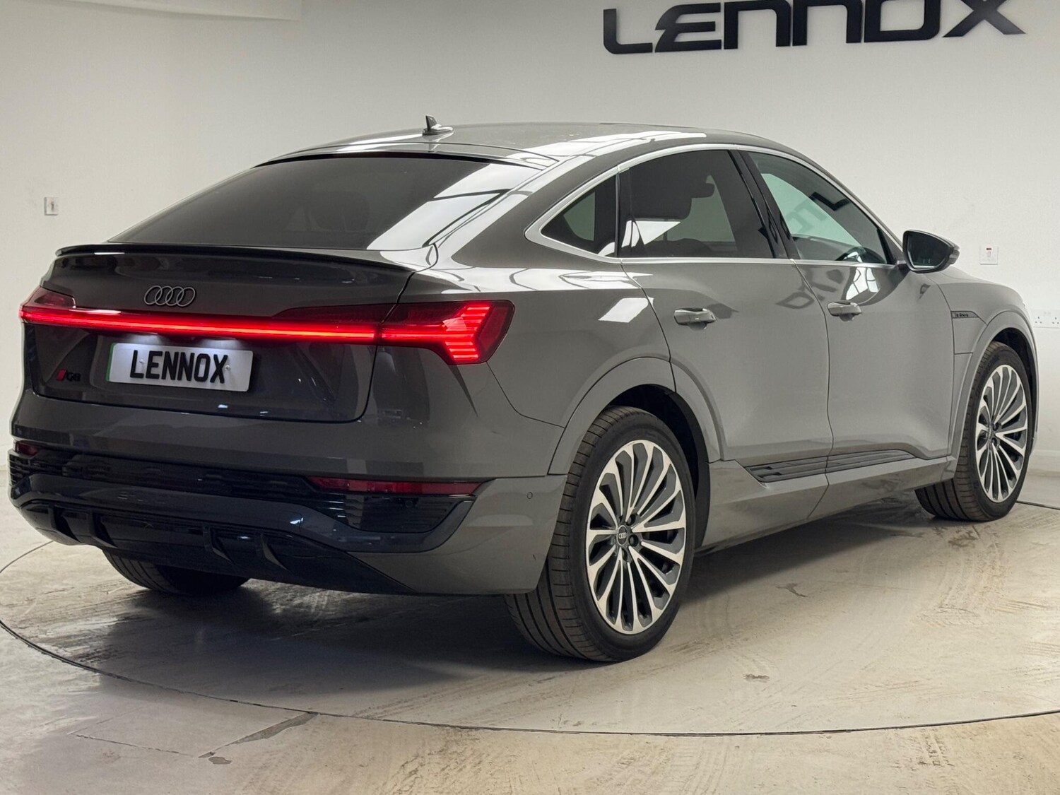 Used Audi Q8 2024 for sale - 78072946: Photo 8