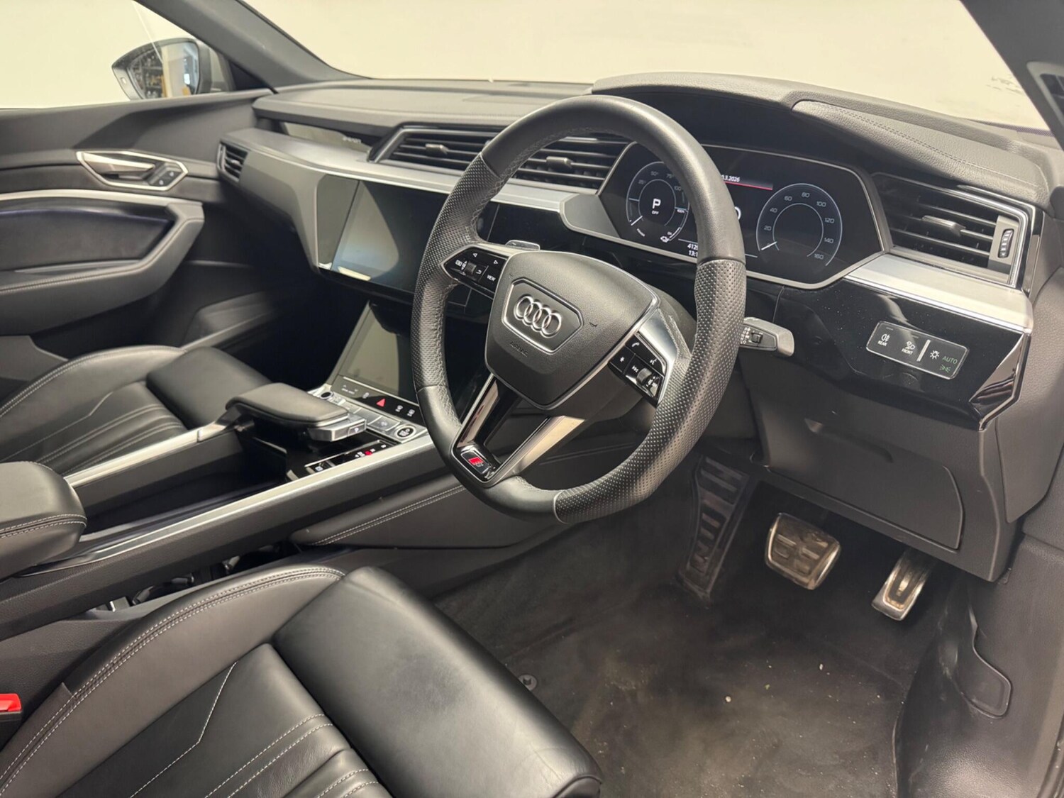 Used Audi Q8 2024 for sale - 78072946: Photo 9