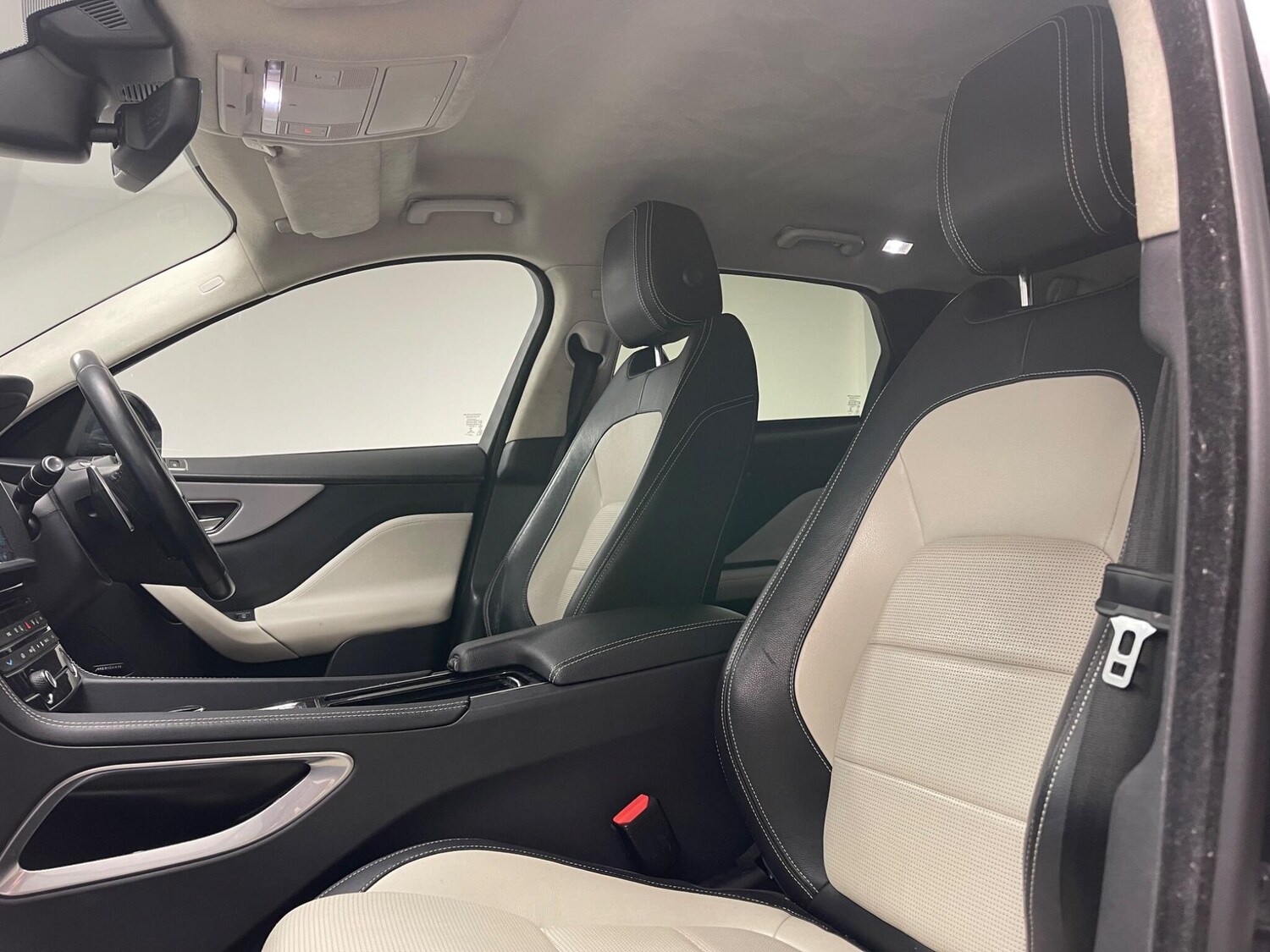 Used Jaguar F-Pace 2019 for sale - 76377842: Photo 30