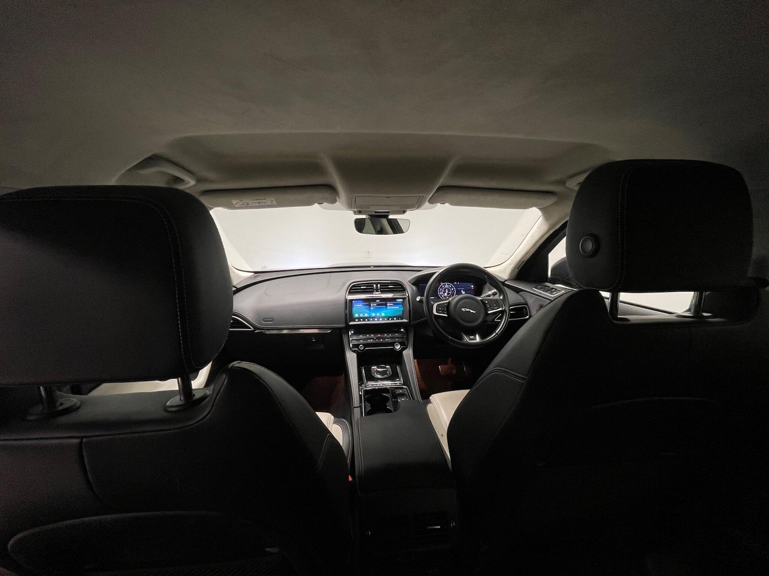 Used Jaguar F-Pace 2019 for sale - 76377842: Photo 8