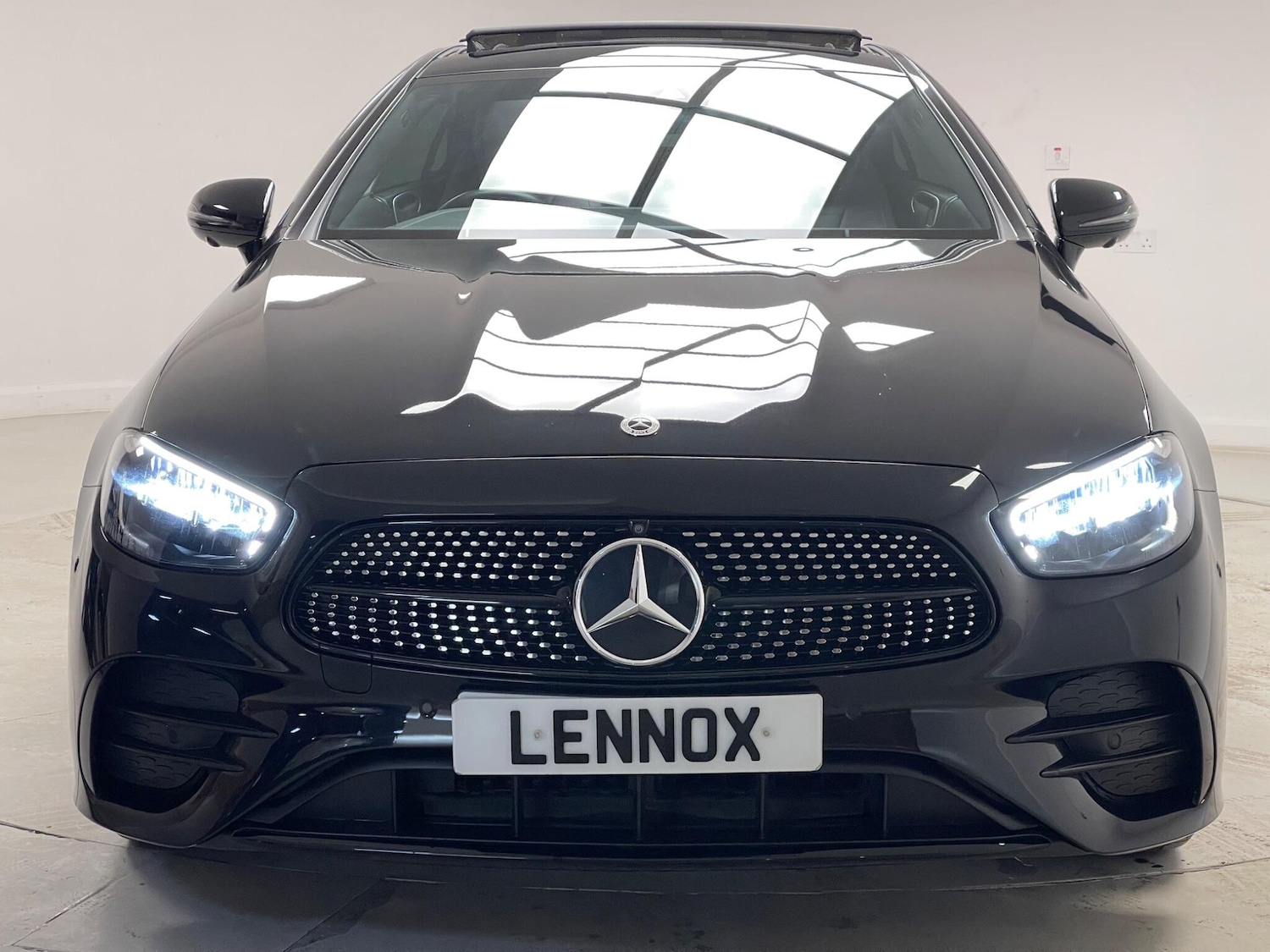 Used Mercedes-Benz E Class for sale - 77978253: Photo 2