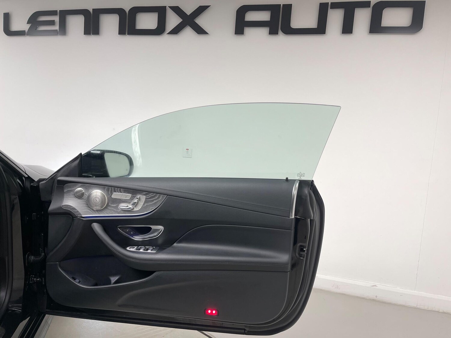 Used Mercedes-Benz E Class for sale - 77978253: Photo 24