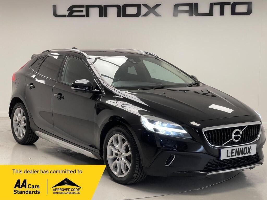 Used Volvo V40 Cross Country 2017 for sale - 76866272: Photo 1