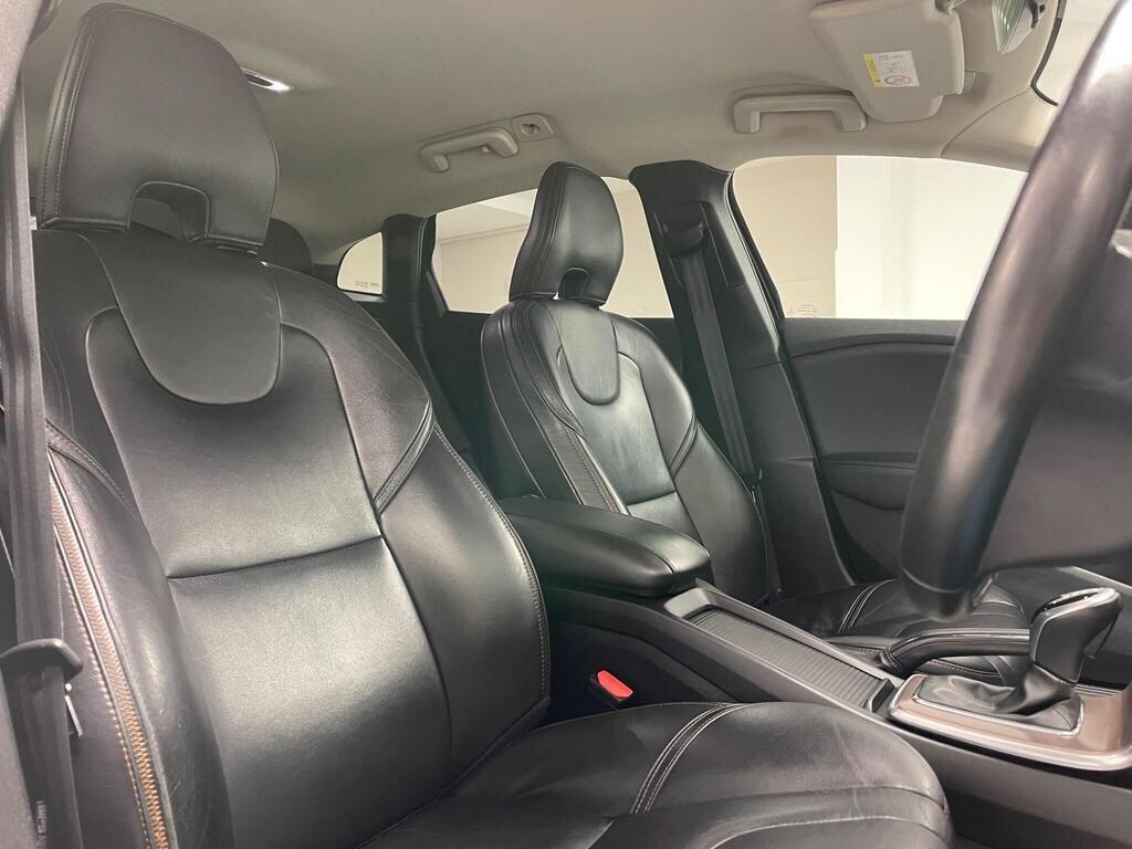 Used Volvo V40 Cross Country 2017 for sale - 76866272: Photo 10