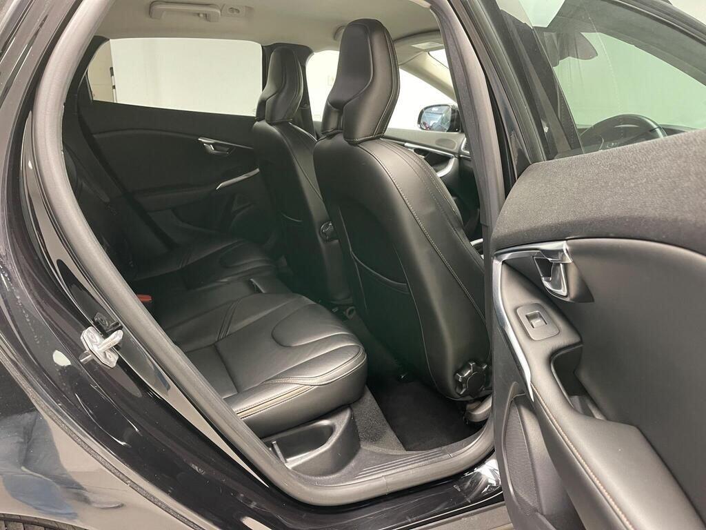 Used Volvo V40 Cross Country 2017 for sale - 76866272: Photo 12