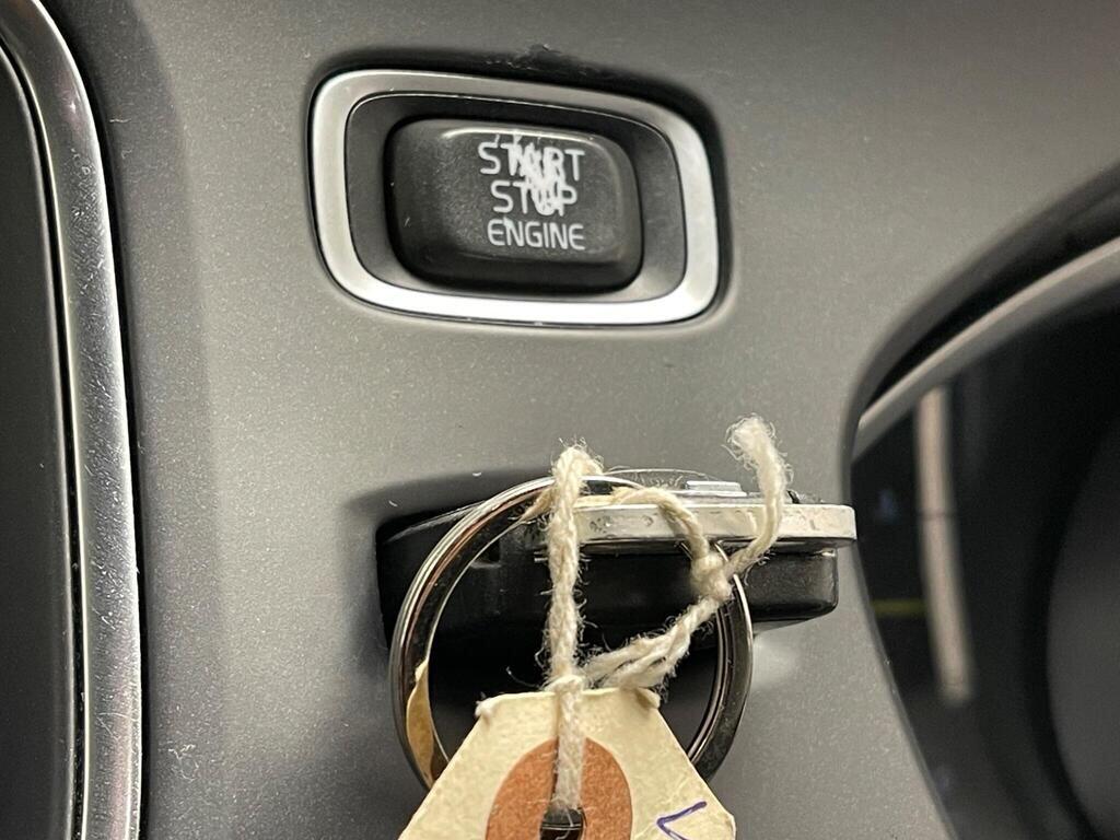 Used Volvo V40 Cross Country 2017 for sale - 76866272: Photo 17