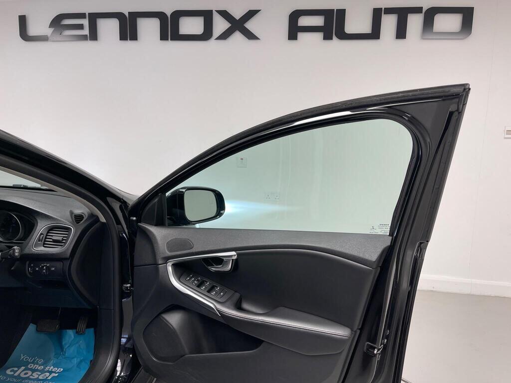 Used Volvo V40 Cross Country 2017 for sale - 76866272: Photo 19