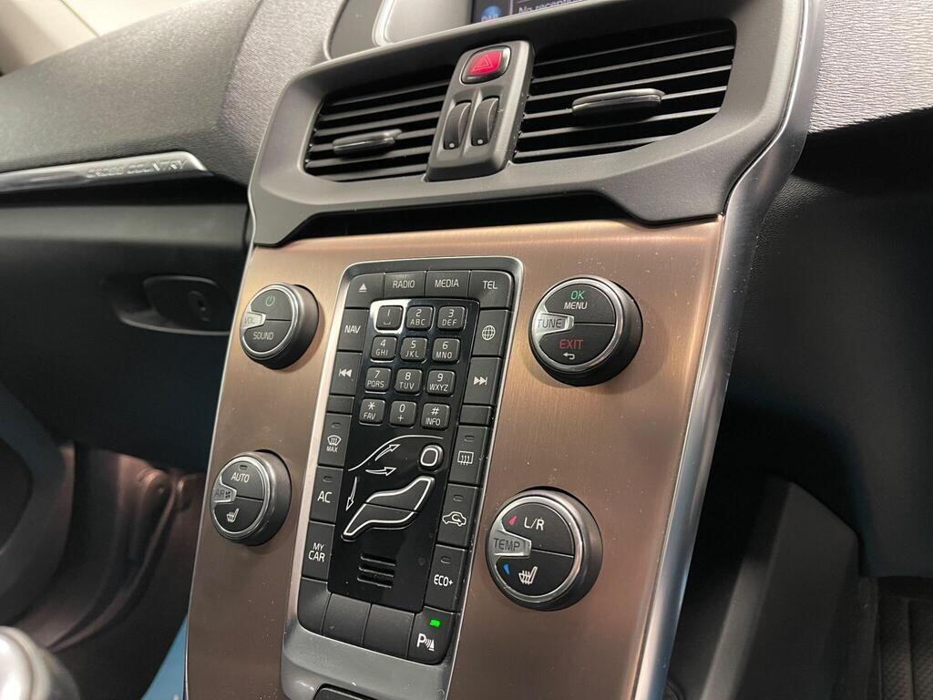 Used Volvo V40 Cross Country 2017 for sale - 76866272: Photo 7